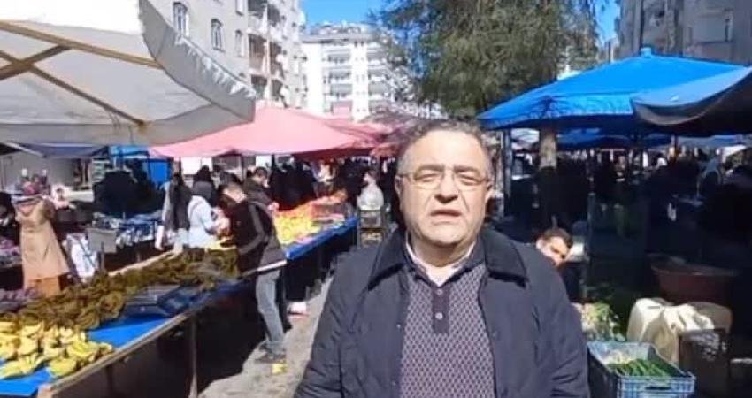 Sezgin Tanrıkulu: “Biberin Kilosu 60 Lira, Domatesin Kilosu 30 Lira. Soran Almadan Devam Ediyor, Alan Yarım Kilo Ancak Alabiliyor” CHP Diyarbakır Milletvekili Sezgin Tanrıkulu, Diyarbakır’da bir semt pazarında, “Yıllardır
