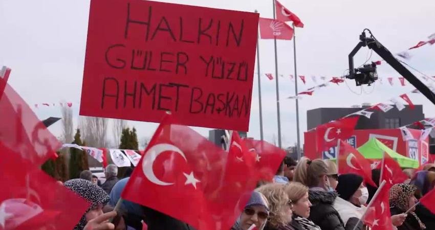 Tepebaşı Belediye Başkanı Ahmet Ataç’ın Hoşnudiye Mahallesi’ndeki Seçim İletişim Merkezi,