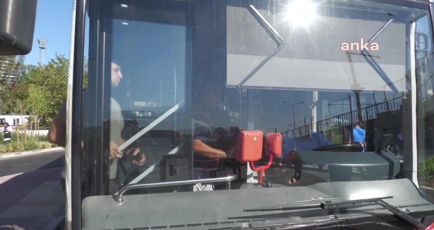 İzmir Büyükşehir Belediye Başkanı Tunç Soyer, kent ulaşında devam eden