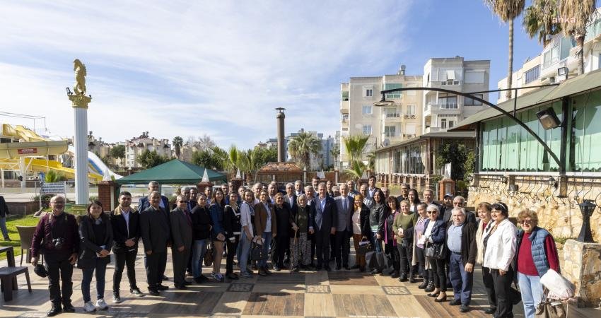 Mersin B&uuml;y&uuml;kşehir Belediye Başkanı Vahap Se&ccedil;er, Kent Katılımı Buluşmaları kapsamında