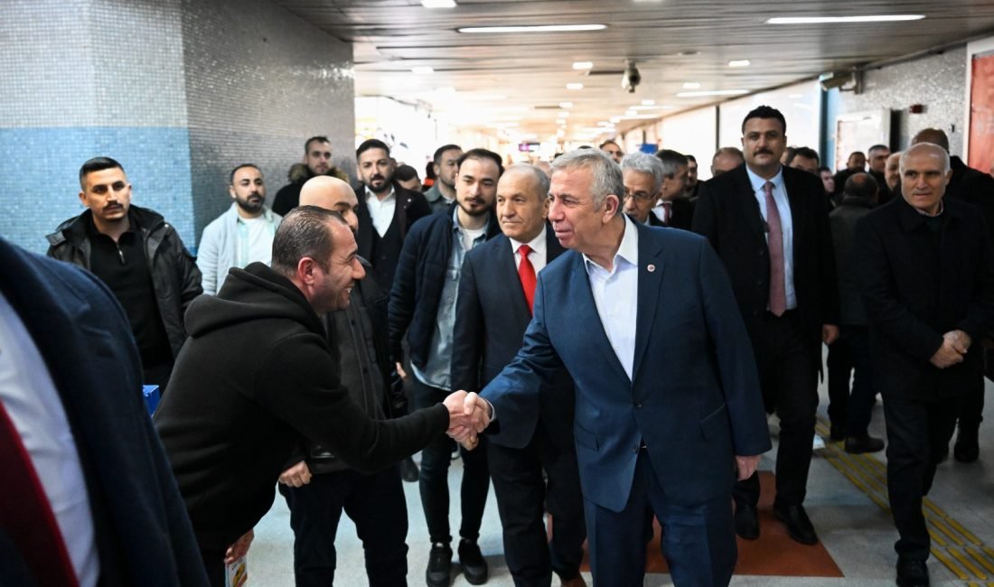 Ankara Büyükşehir Belediye (ABB) Başkanı Mansur Yavaş, Ankara Kızılay'da metro