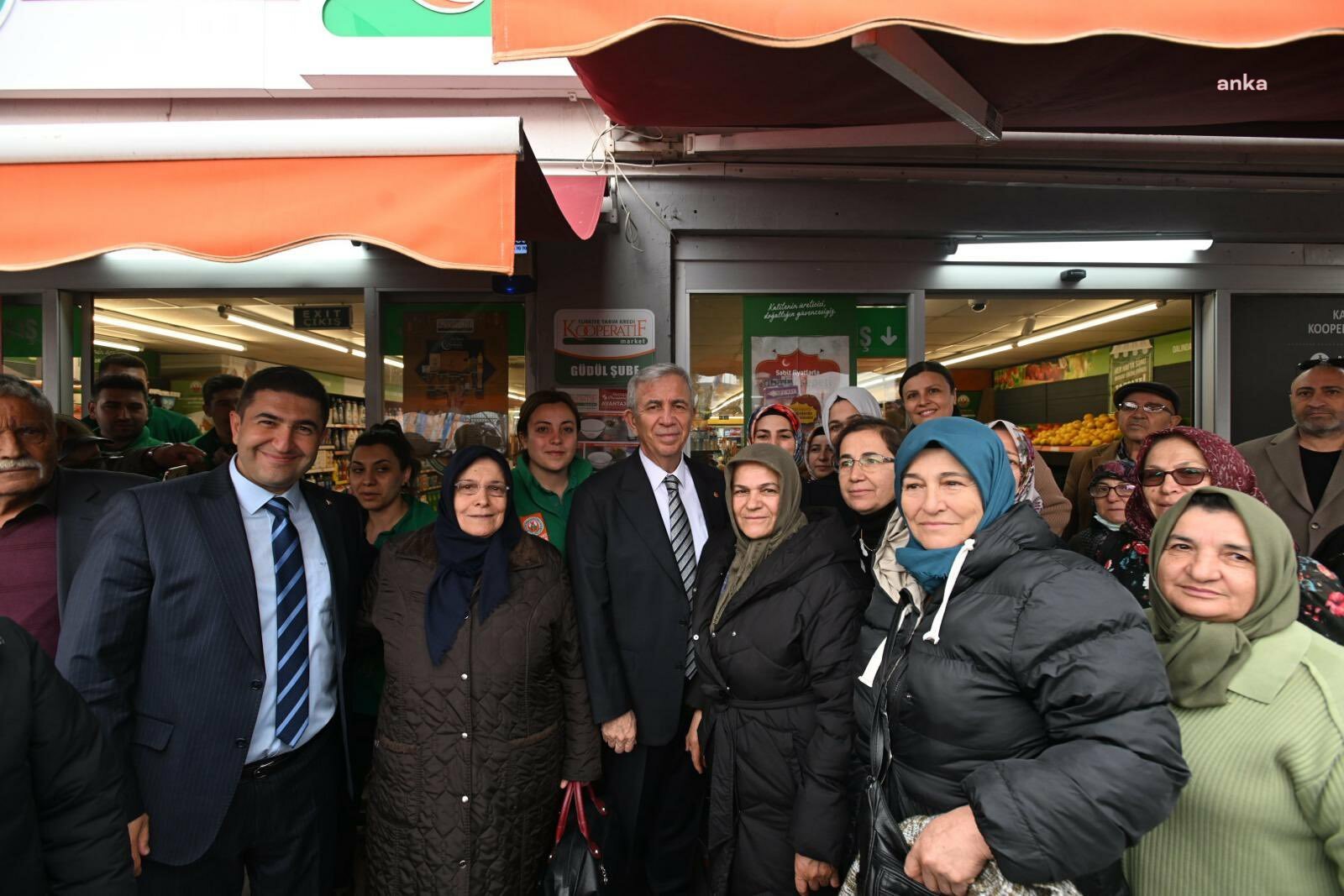 mansur-yavas-gudul-ve-ayasta-esnafi-ziyaret-etti