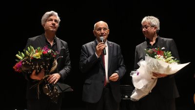 Nejat Uygur Tiyatro Salonu, Dünya Tiyatro Günü’nde perdelerini izleyicisine açtı.