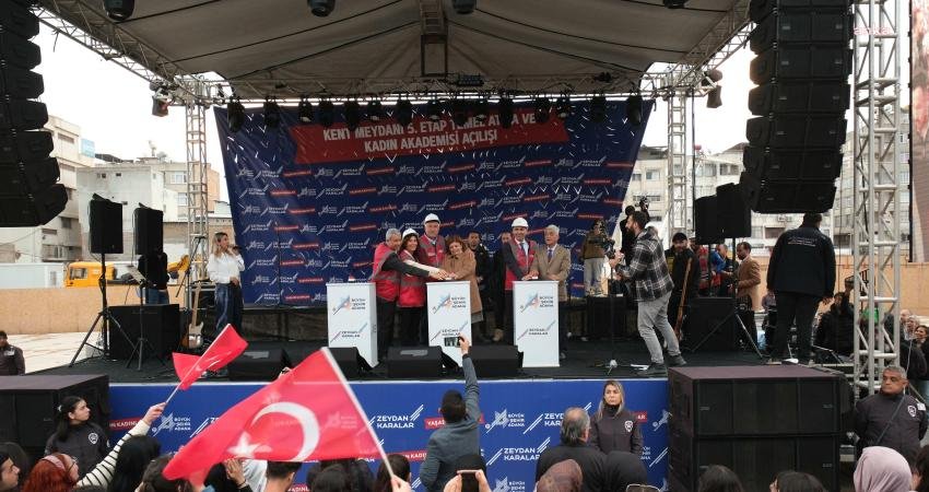 Adana B&uuml;y&uuml;kşehir Belediye Başkanı Zeydan Karalar, 8 Mart D&uuml;nya Emek&ccedil;i