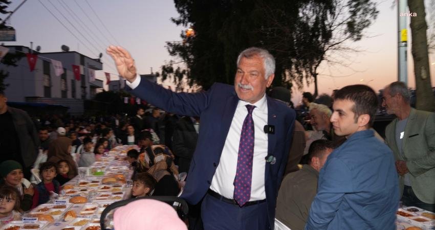 Adana Büyükşehir Belediye Başkanı Karalar, Mahalle Ziyaretlerine Devam Ediyor Adana Büyükşehir Belediye Başkanı Zeydan Karalar, Gülpınar ve Şehit Erkut