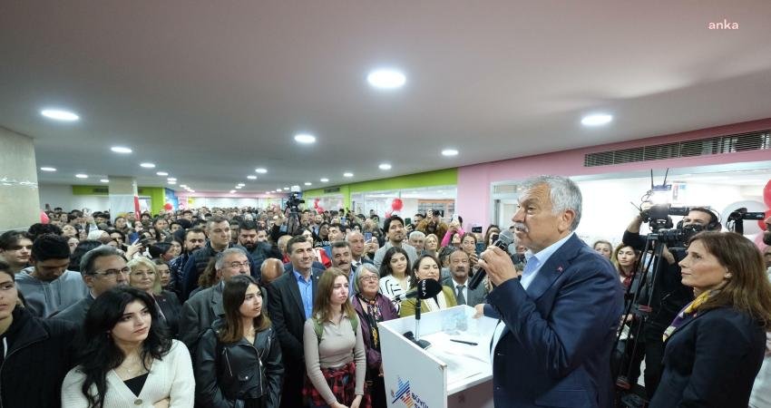 Adana B&uuml;y&uuml;kşehir Belediyesi, eğitimde fırsat eşitliğini sağlamaya y&ouml;nelik &ccedil;alışmalarını s&uuml;rd&uuml;r&uuml;yor.