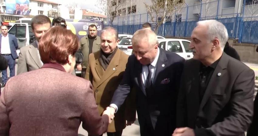 İYİ Parti Genel Başkanı Meral Akşener Ke&ccedil;i&ouml;ren’de esnaf ziyaretinde bulundu.