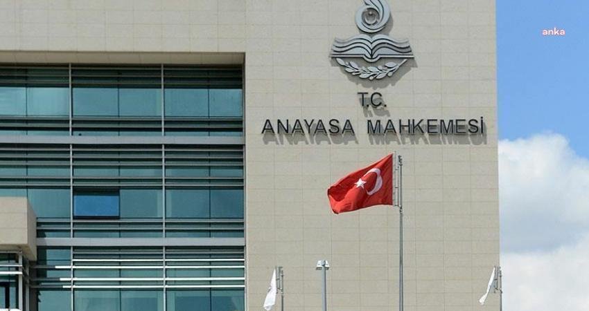 Anayasa Mahkemesi başkanlığına Kadir &Ouml;zkaya se&ccedil;ildi. Z&uuml;ht&uuml; Arslan’ın g&ouml;rev s&uuml;resinin