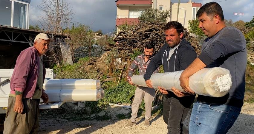 Antalya B&uuml;y&uuml;kşehir Belediyesi, Kumluca&rsquo;da yaşanan hortum nedeniyle seraları zarar g&ouml;ren