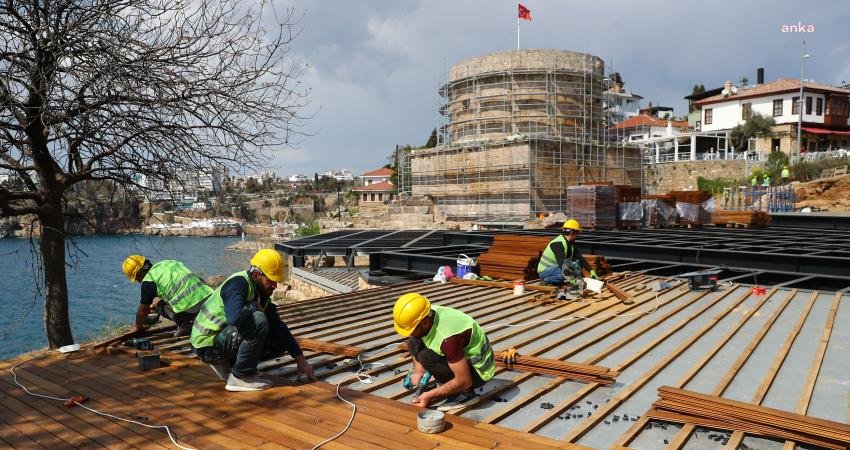 Antalya B&uuml;y&uuml;kşehir Belediyesi tarafından yapımına başlanan &lsquo;Hıdırlık Kulesi &Ccedil;evresi Arkeolojik