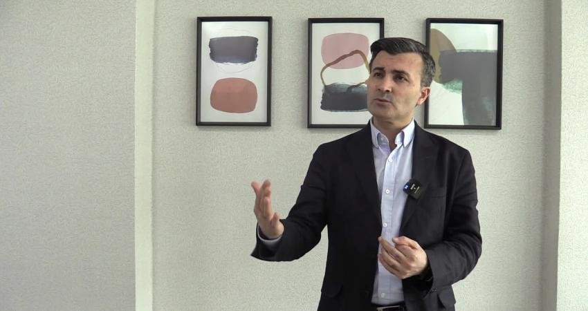 Araştırmacılara Göre, Ekrem İmamoğlu Kürt Muhafazakar Kadınları da Etkiliyor 31 Mart yerel seçimleri yaklaşırken, araştırma kuruluşları, siyasi analistler ve