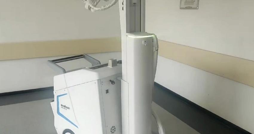 ASELSAN’ın tamamen milli imkanlarla geliştirdiği mobil dijital r&ouml;ntgen cihazı (ADR-M100),