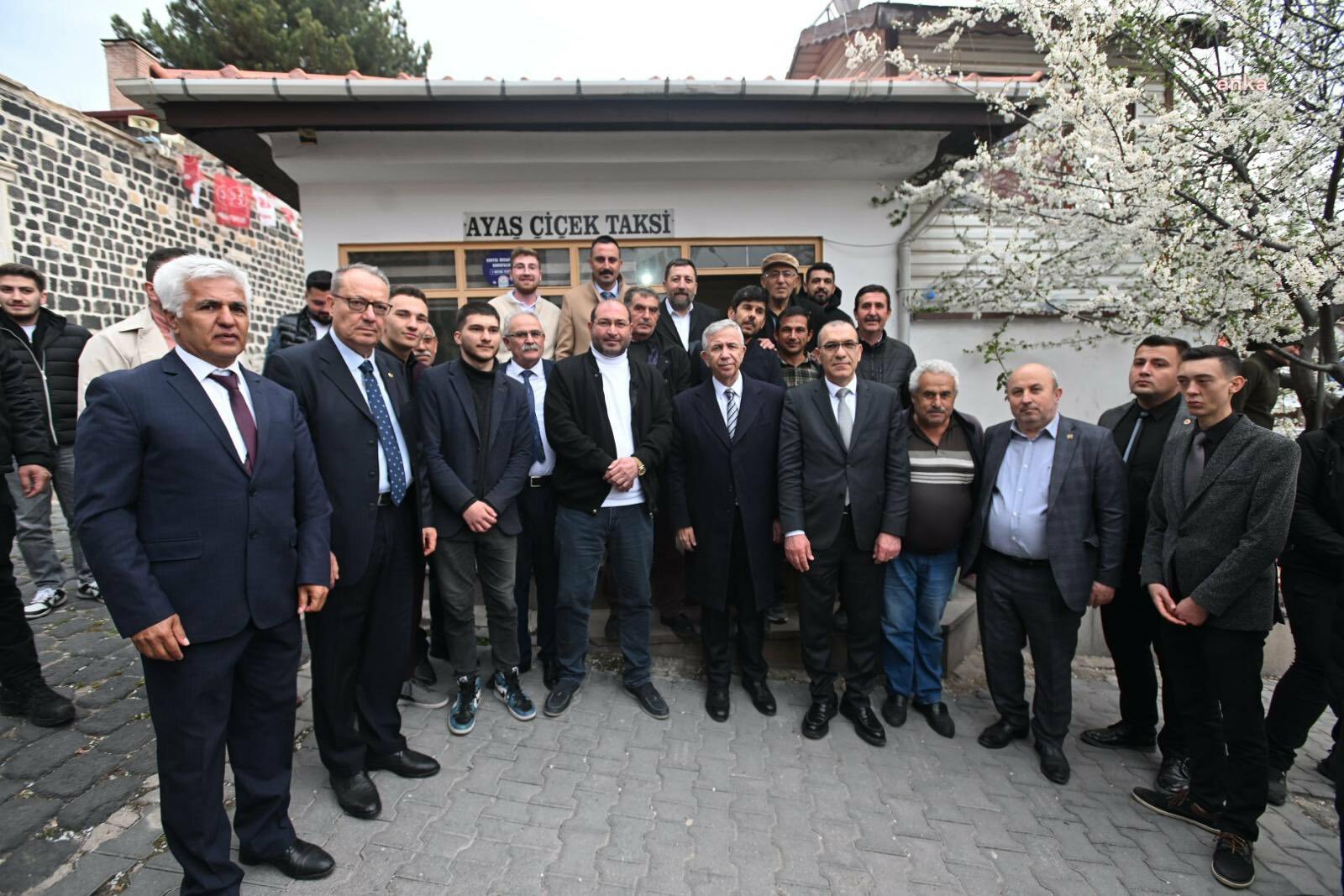 mansur-yavas-gudul-ve-ayasta-esnafi-ziyaret-etti