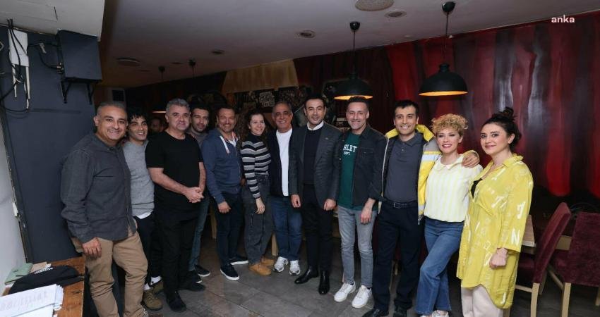 Beşiktaş K&uuml;lt&uuml;r Merkezi&rsquo;nde (BKM) G&uuml;ld&uuml;r G&uuml;ld&uuml;r Show ekibinin misafiri olan