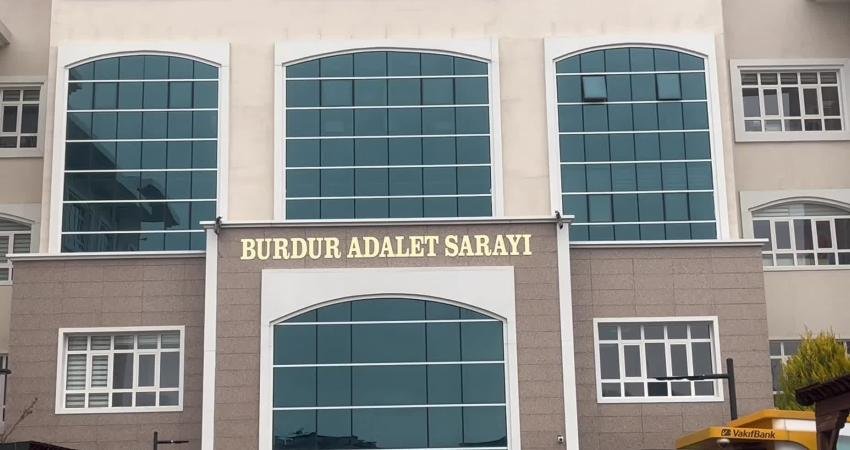 MUHAMMET FATİH BAŞCI Burdur’un Bucak il&ccedil;esinde g&ouml;zaltına alındığı sırada kafasına