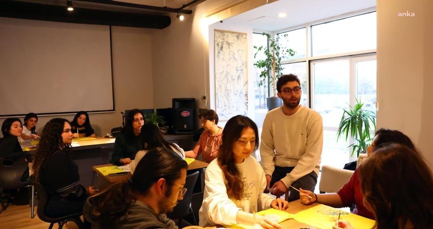 Çankaya Belediyesi Turan Erol Sanat Atölyesi, sanatseverlere yönelik atölye çalışmalarına
