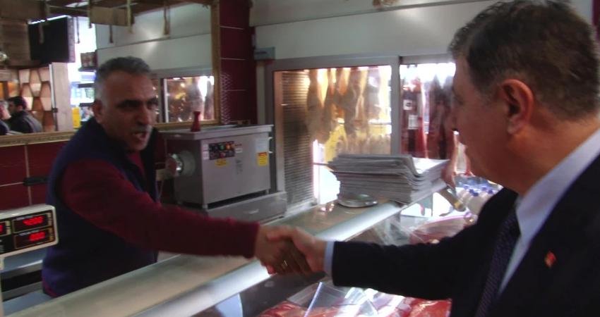 CHP’nin İzmir B&uuml;y&uuml;kşehir Belediye Başkan Adayı Cemil Tugay, CHP &ouml;rg&uuml;t&uuml;