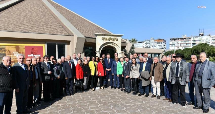 CHP’nin İzmir B&uuml;y&uuml;kşehir Belediye Başkan Adayı Cemil Tugay, Karabağlar’da mahalle