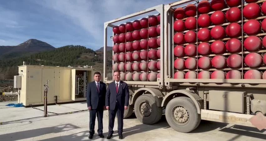 CHP Karabük Milletvekili Cevdet Akay, Karabük’ün Yenice ilçesindeki 200 haneye