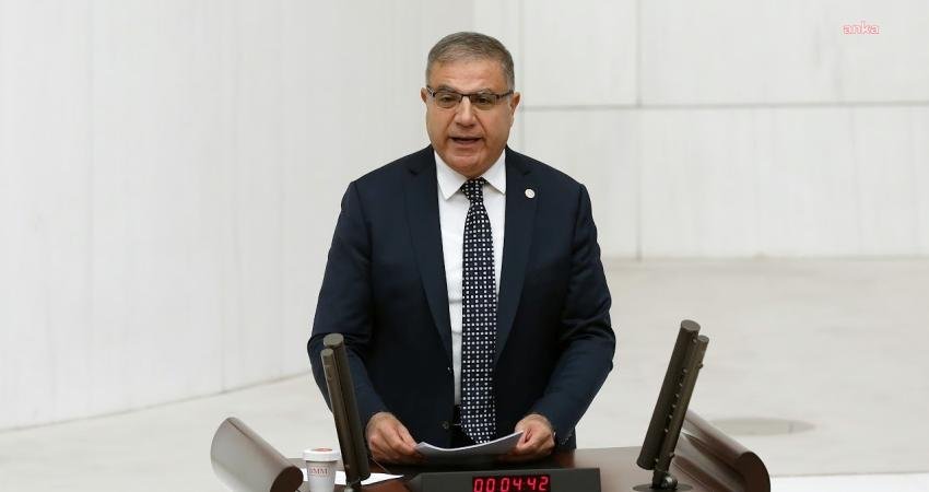 CHP Hatay Milletvekili Mehmet Güzelmansur, Hatay’ın İskenderun ilçesinde iki otomobilin