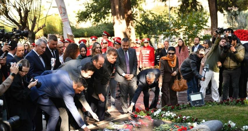 CHP’nin İzmir B&uuml;y&uuml;kşehir Belediye Başkan Adayı Dr. Cemil Tugay ile