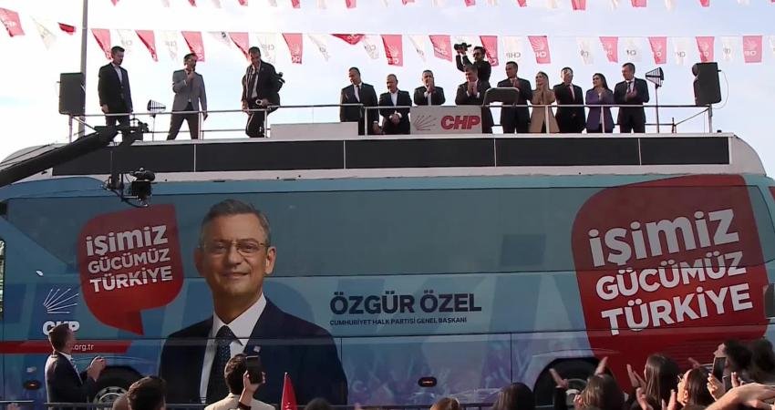 Cumhuriyet Halk Partisi Genel Başkanı Özgür Özel, İzmir Çiğli’de düzenlenen