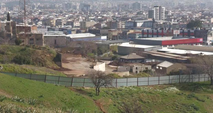 CHP PM &Uuml;yesi Baran Bozoğlu, İzmir’in Gaziemir il&ccedil;esinde bulunan Eski