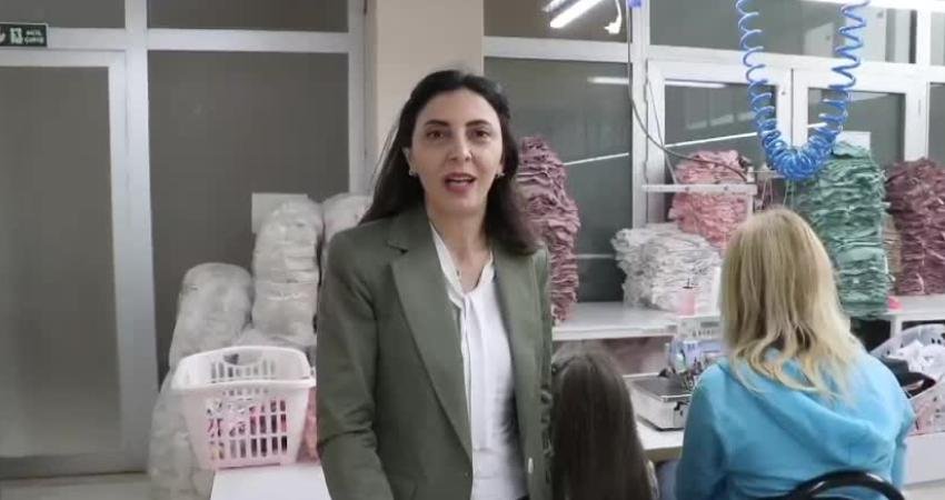 CHP Bursa Milletvekili Nurhayat Altaca Kayışoğlu, “İznik’te bir tekstil atölyesindeyiz,