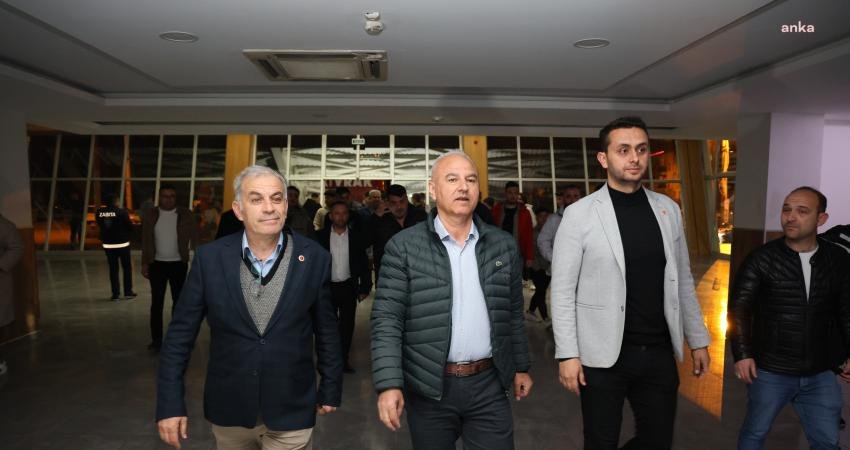 Gen&ccedil;lik Partisi&rsquo;nde il&ccedil;eli gen&ccedil;lerle buluşan &Ccedil;ine Belediye Başkanı Mehmet Kıvrak,
