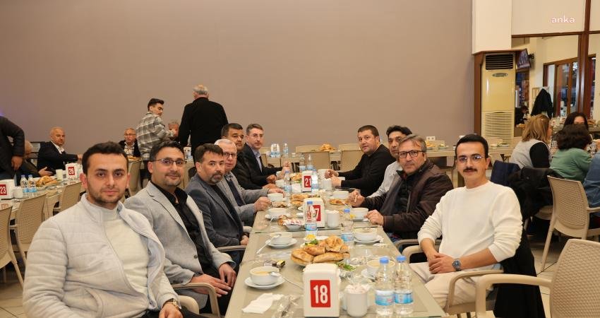 &Ccedil;ine Belediye Başkanı Mehmet Kıvrak, Ramazan ayının ilk iftarını, CHP