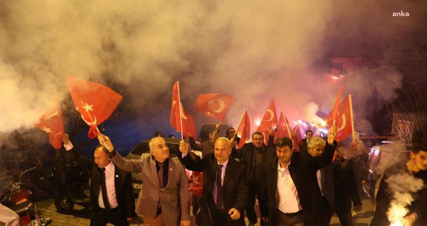 &Ccedil;ine Belediye Başkanı Mehmet Kıvrak, Mutaflar Mahallesi&rsquo;ni ziyaret etti, vatandaşa
