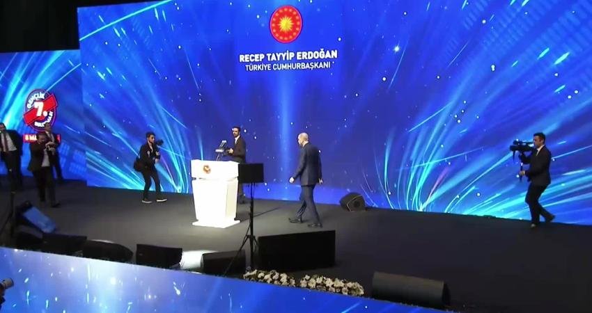 Cumhurbaşkanı Recep Tayyip Erdoğan, T&Uuml;GVA Gen&ccedil;lik Buluşması’nda; “Netanyahu y&ouml;netimiyle yan