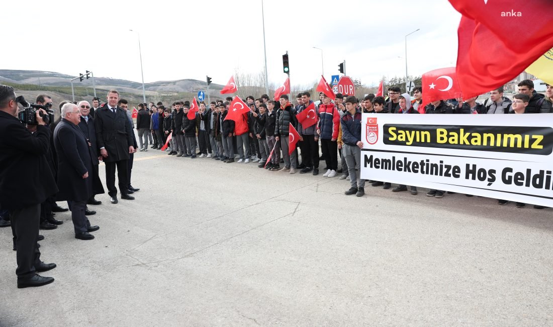 Milli Savunma Bakanı Yaşar Güler, memleketi Bayburt’u ziyaret etti. Güler,