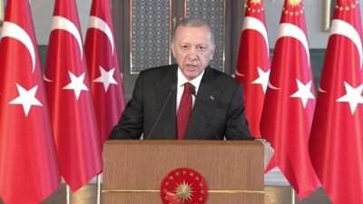 Cumhurbaşkanı ve AKP Genel Başkanı Recep Tayyip Erdoğan, deprem konutları