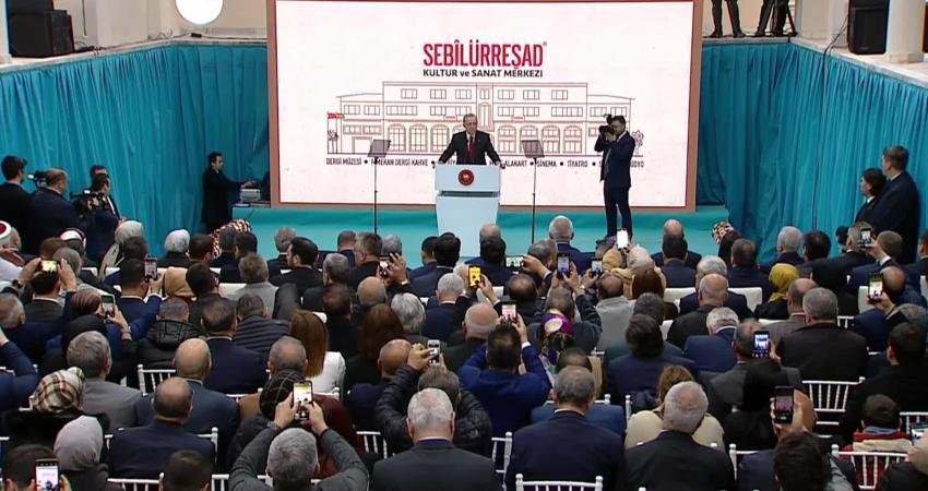 Cumhurbaşkanı ve AKP Genel Başkanı Recep Tayyip Erdoğan, &ldquo;Gen&ccedil;lerimizi internet