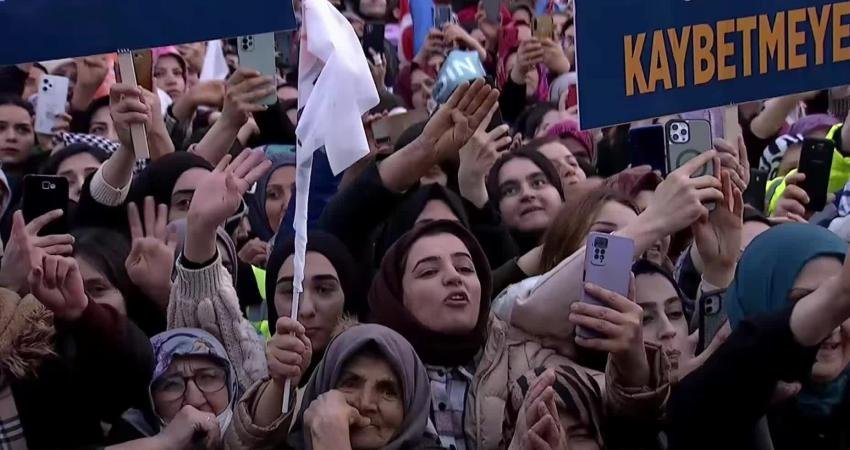 https://abone.ankahaber.net/static//video/f8442f3a-ff7a-4e15-a8d3-9ba4ff81fe1f-720.mp4 Cumhurbaşkanı ve AKP Genel Başkanı Recep Tayyip Erdoğan, Elazığ’da;