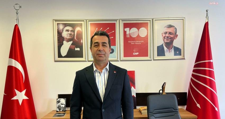 Erhan Adem, Bakan Yumaklı’nın Çiftçilere Vaatlerini Eleştirdi: Hükümet Çiftçilere Masal Anlatarak Sorunları Çözmekten Kaçıyor CHP Genel Başkan Yardımcısı Erhan Adem, Tarım Bakanı Yumaklı’nın çiftçilere
