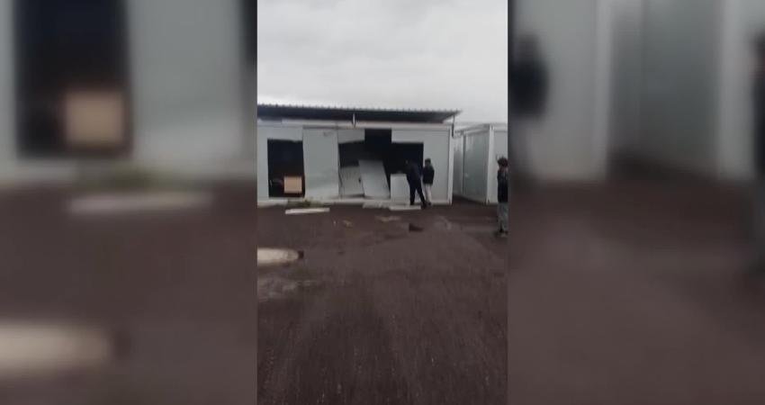 Fırtınanın Etkili Olduğu Hatay’da Okulların Tatil Edilmemesine Tepki: “Çocuklarımız 6 Şubat’ı Bir Daha Yaşıyor” Eğitim Sen Hatay Şube Başkanı Özgür Tıraş, Hatay’da fırtına ve