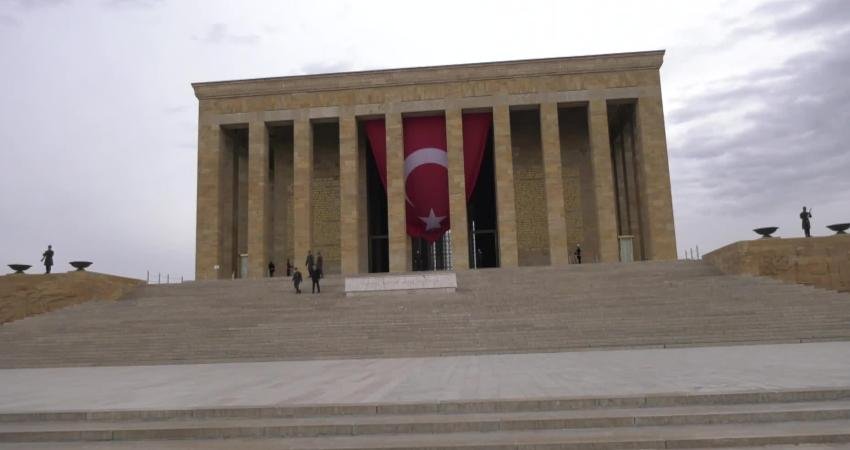 Harbiyeliler Anıtkabir’de Milli Savunma Üniversitesi Kara Harp Okulu öğrencileri, Atatürk’ün Kara Harp
