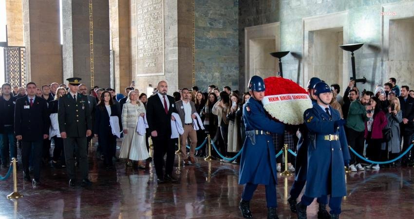 Hekim Birliği Sendikası, 14 Mart Tıp Bayramı&rsquo;nda Anıtkabir&rsquo;i ziyaret etti.
