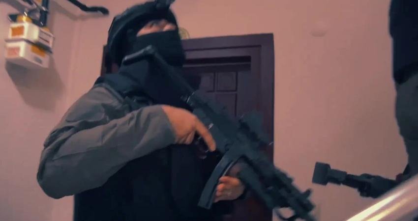 İçişleri Bakanı Yerlikaya Terör Örgütü DAEŞ’e Yönelik Operasyonlarda 24 Şüphelinin Yakalandığını Bildirdi İçişleri Bakanı Ali Yerlikaya, 8 ilde DAEŞ terör örgütüne yönelik