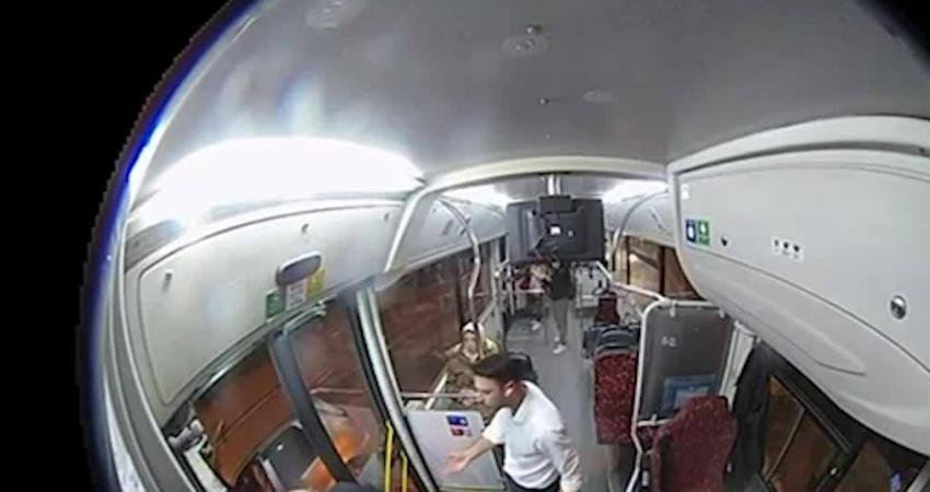 İETT şof&ouml;r&uuml; Mahmut Murat Kınık’ın kalp hizasından bı&ccedil;aklanarak ağır yaralanmasıyla