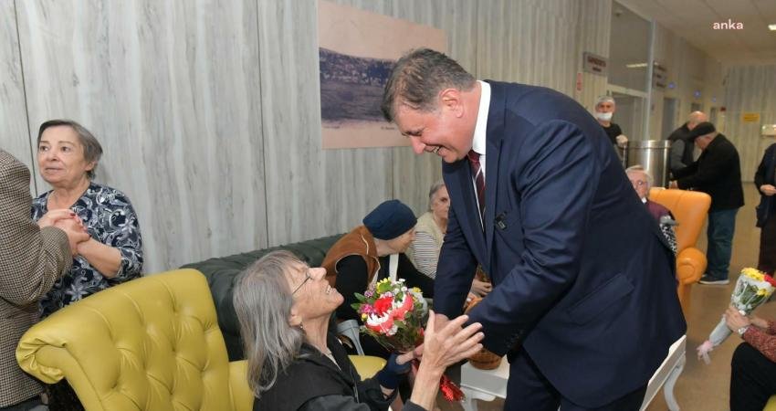 CHP’nin İzmir B&uuml;y&uuml;kşehir Belediye Başkan Adayı Cemil Tugay, Ege Gen&ccedil;