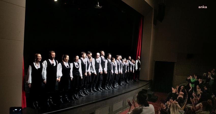 İzmir B&uuml;y&uuml;kşehir Belediyesi Şehir Tiyatroları (İzBBŞT), Nil&uuml;fer Tiyatro Festivali&rsquo;nde ‘Deli