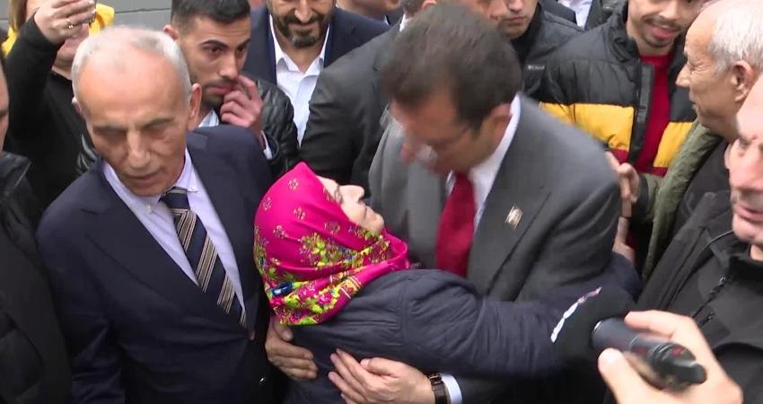 İBB Başkanı Ekrem İmamoğlu, K&uuml;&ccedil;&uuml;k&ccedil;ekmece Belediye Başkanı Kemal &Ccedil;ebi ile