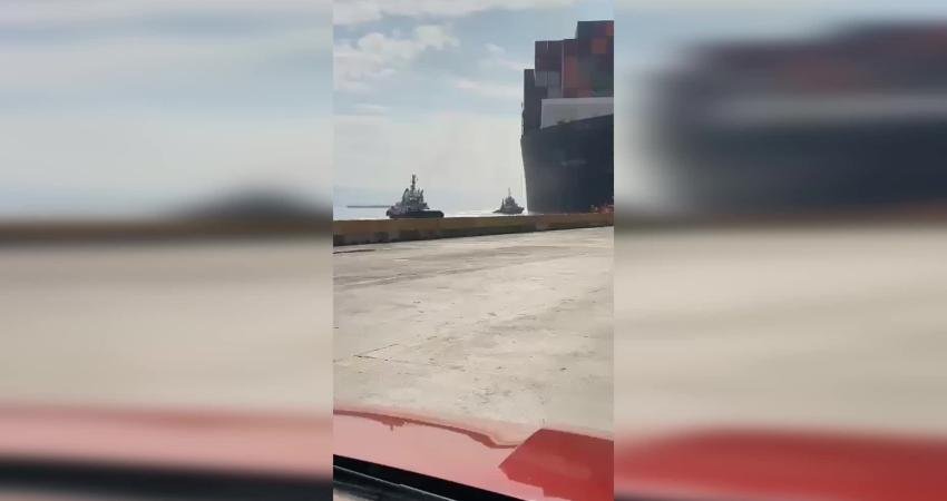 Kocaeli’nin K&ouml;rfez il&ccedil;esinde &ouml;zel bir limana Hong Kong bayraklı bir