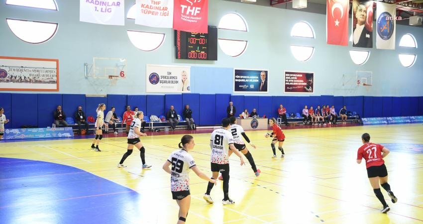 Konyaaltı Belediye Spor Kul&uuml;b&uuml; Kadın Hentbol Takımı &ldquo;Mavi Kelebekler&rdquo;, Hentbol