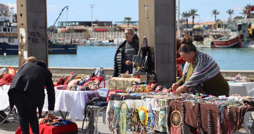 Kuşadası Belediyesi tarafından kadınların &uuml;rettikleri &uuml;r&uuml;nleri satışa sunarak ev ekonomisine
