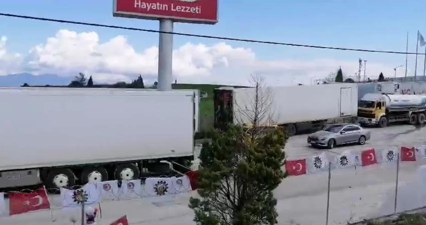 MEHMET OFLAZ &Ouml;z Gıda-İş Sendikası &uuml;yesi iş&ccedil;iler, İzmir Lezita Fabrikası&rsquo;nda
