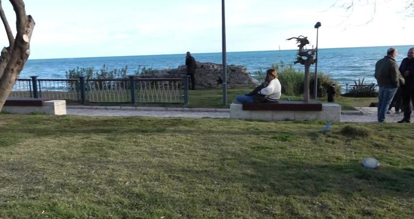 Manavgat Belediyesi, Merhum Arkeolog Metin Caz’ın Hatırasını Side’de Yaşatacak Manavgat Belediyesi tarafından merhum Arkeolog Metin Caz anısına Side’de yaptırılan